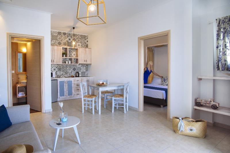 Aelia Apartments & Suites Livadi  Luaran gambar